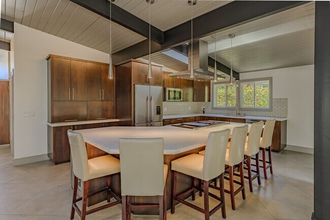 Foto del edificio - Luxurious Modern Living in the Heart of San Diego with Solar!