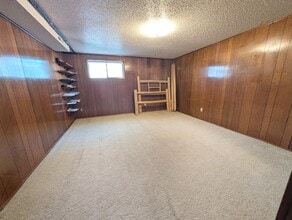 Building Photo - 527 Linden Dr