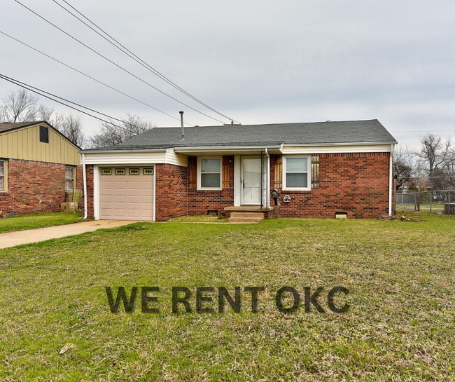 Building Photo - 207 E Marshall Dr