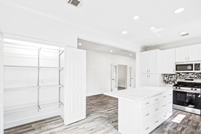 Foto del edificio - 14507 Sycamore Lake Rd