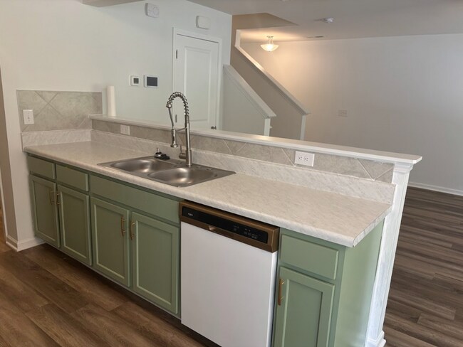 Foto del edificio - Pristine, Move In ready home in the Berryh...