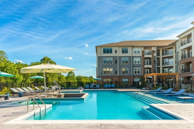 Foto del edificio - J Creekside at Exton