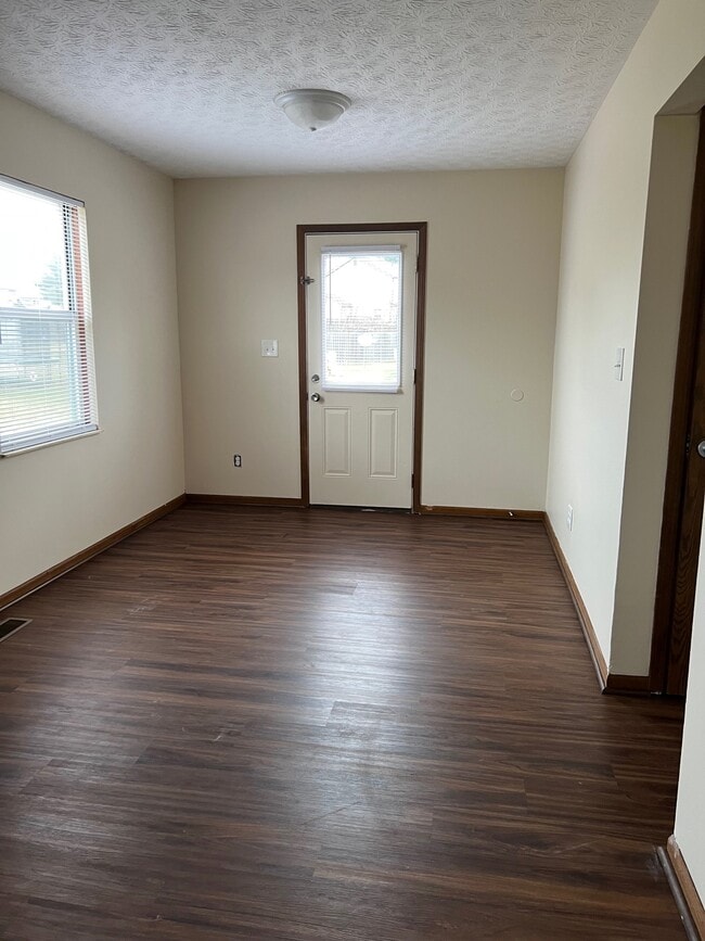 Foto del edificio - 7190 Feather Ct