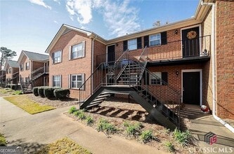 Building Photo - 2165 S Milledge Ave