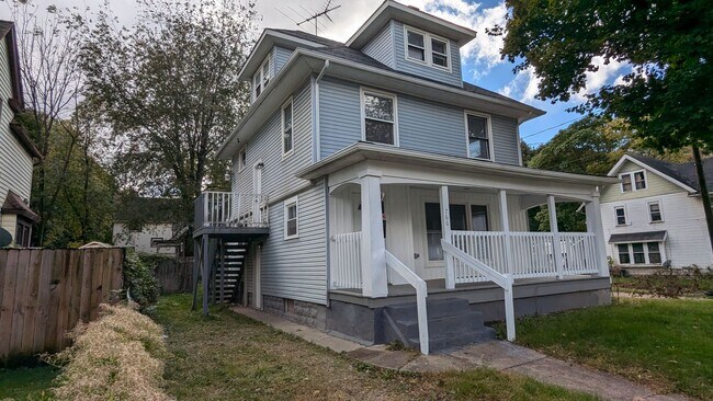 Foto del edificio - 766 Hazel St