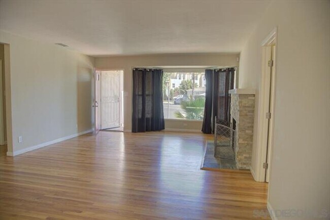 Foto del edificio - Stunning single-story corner lot home within walking distance of SDSU.