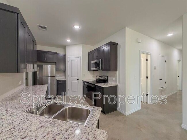 Foto del edificio - 201 Juniper Dr