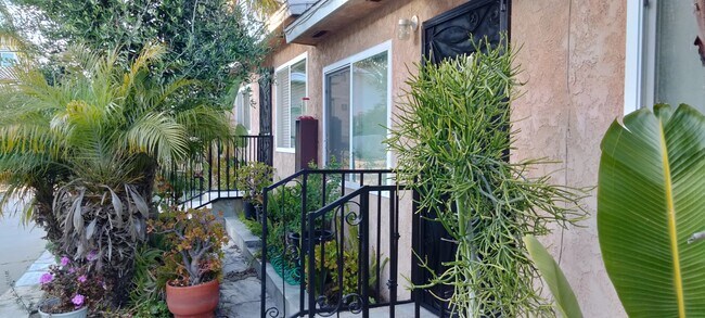 Foto del edificio - 2620 Vanderbilt Ln