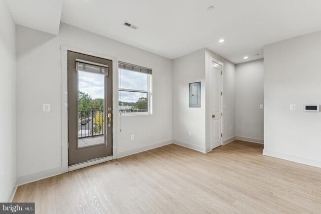 Building Photo - 3523 14th St NW