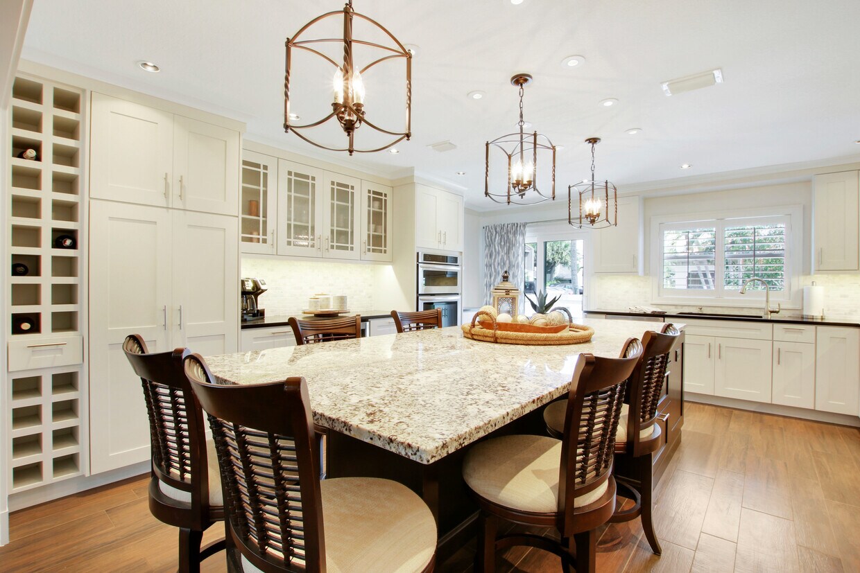 Gourmet Chef's Kitchen - 1470 Via Miguel