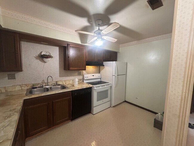 Foto del edificio - 2615 W Foster Ave