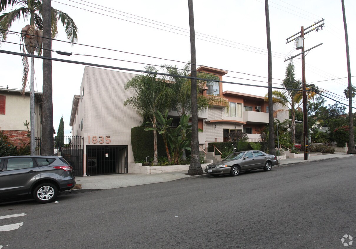 Building Photo - 1835 Taft Ave