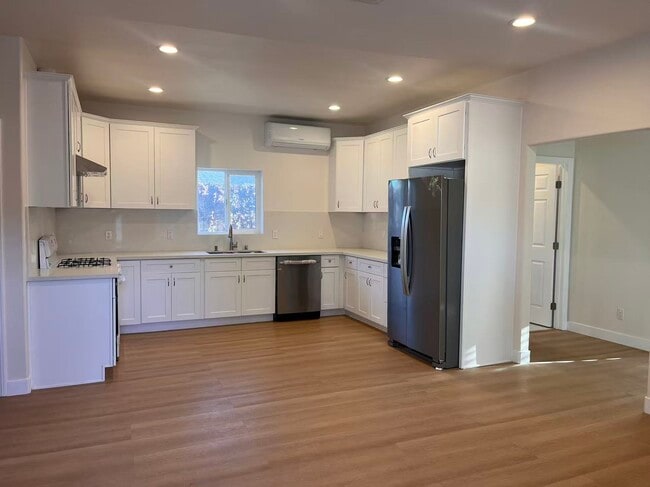 Foto del edificio - 11608 Rose Hedge Dr