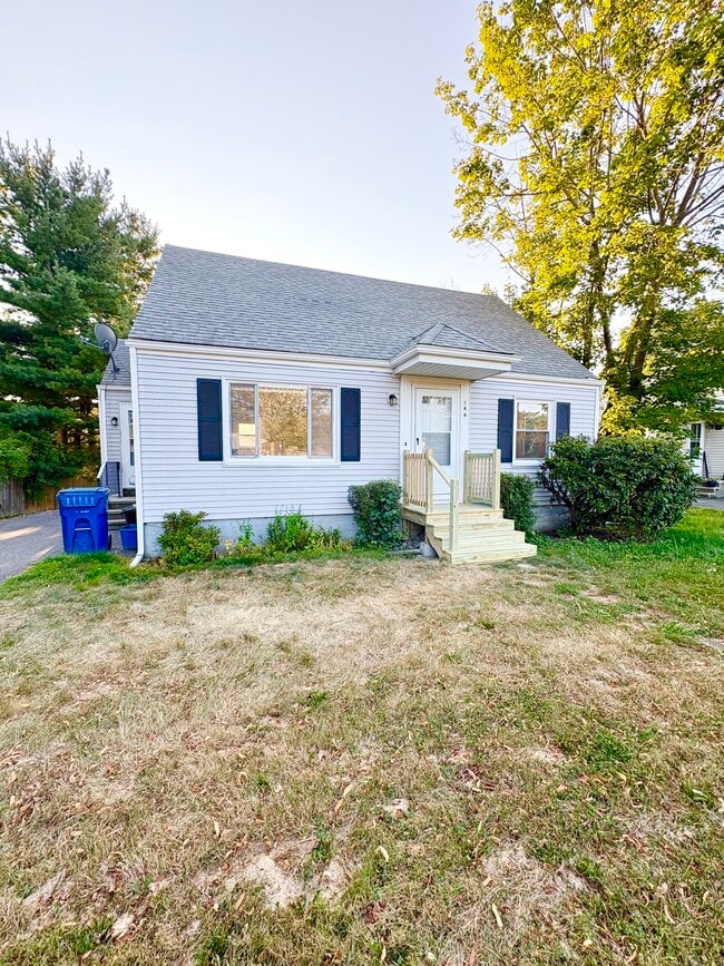 Building Photo - 146 Douglass St