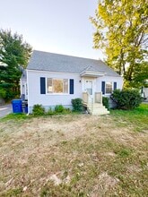 Building Photo - 146 Douglass St