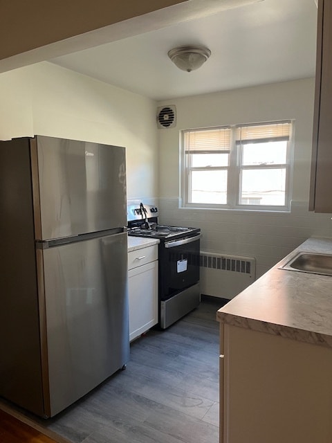 Kitchen - 6098 Dryden Ave