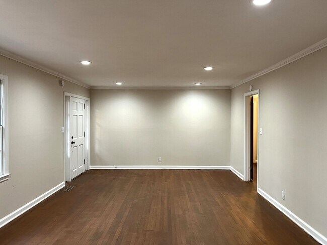 Building Photo - North Macon Home