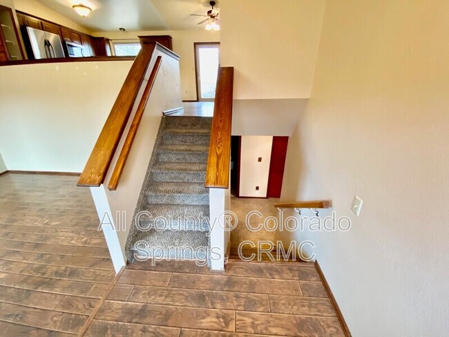 Building Photo - 825 Quail Lake Circle