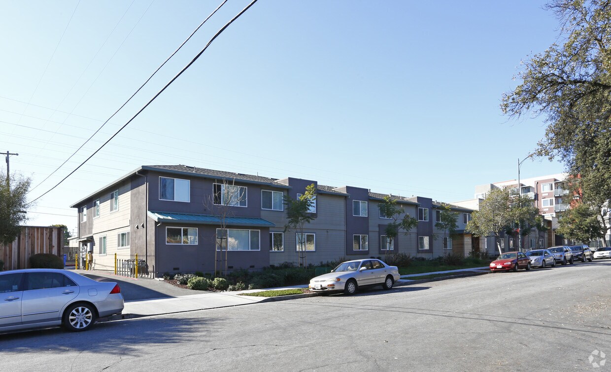 Foto principal - Garland Plaza Apartments