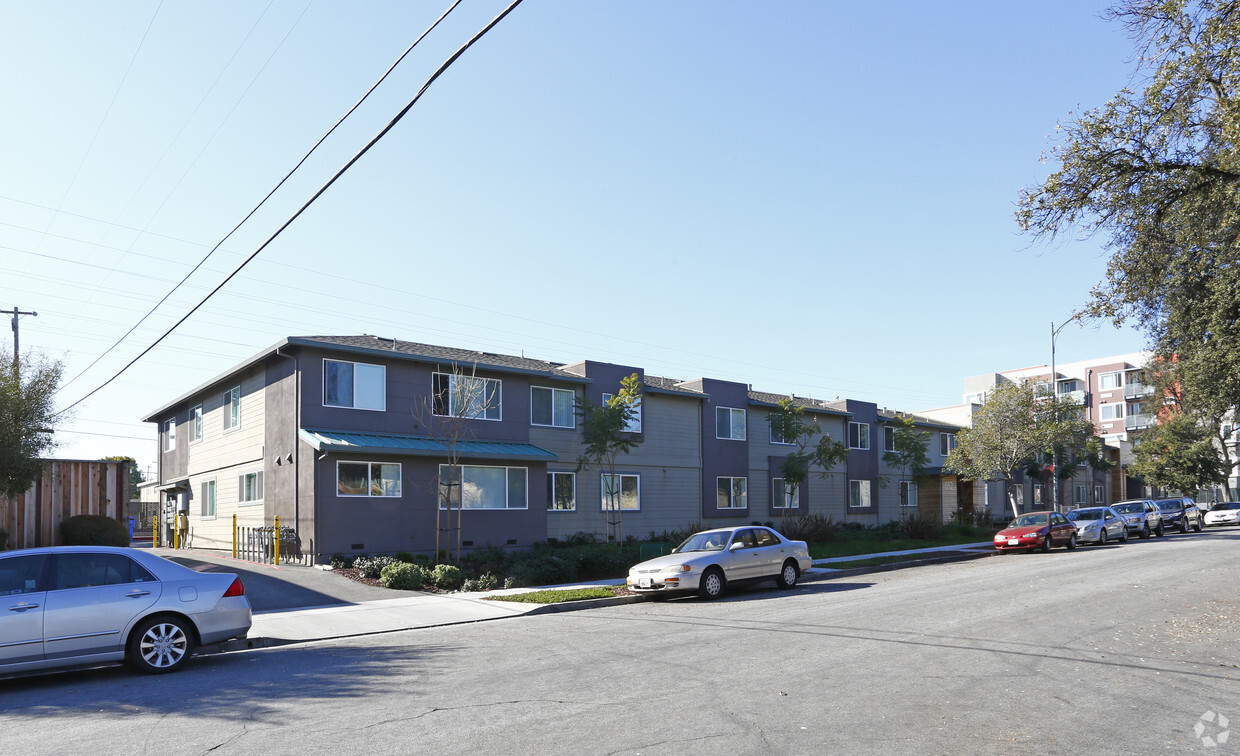 Primary Photo - Garland Plaza Apartments