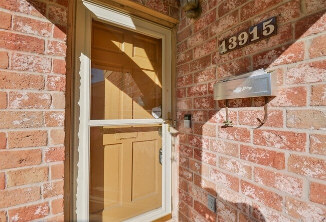 Photo - 13915 Roundstone Ln House