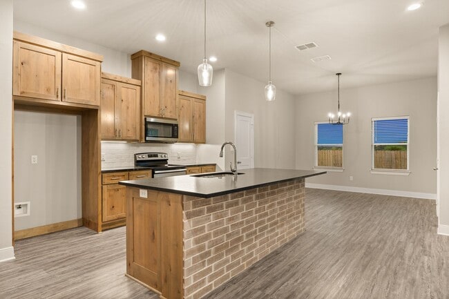 Building Photo - 1668 Legacy Dr