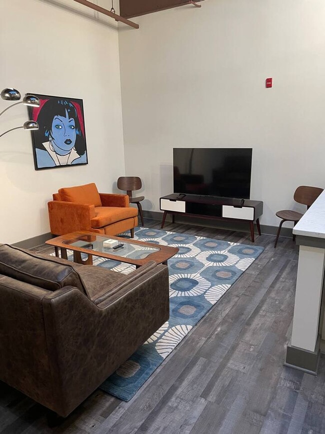 Building Photo - 350 East Ave