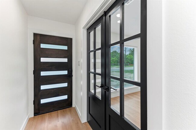 Foto del edificio - 2914 Loyola Ln