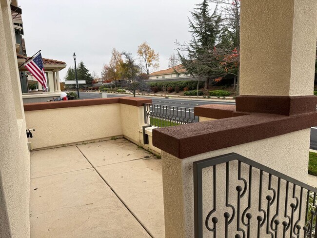 Foto del edificio - Corner lot Roseville property!