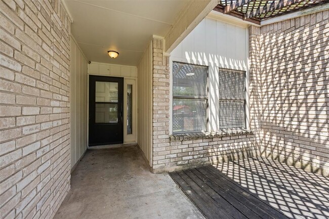 Building Photo - 12112 Wander Ln