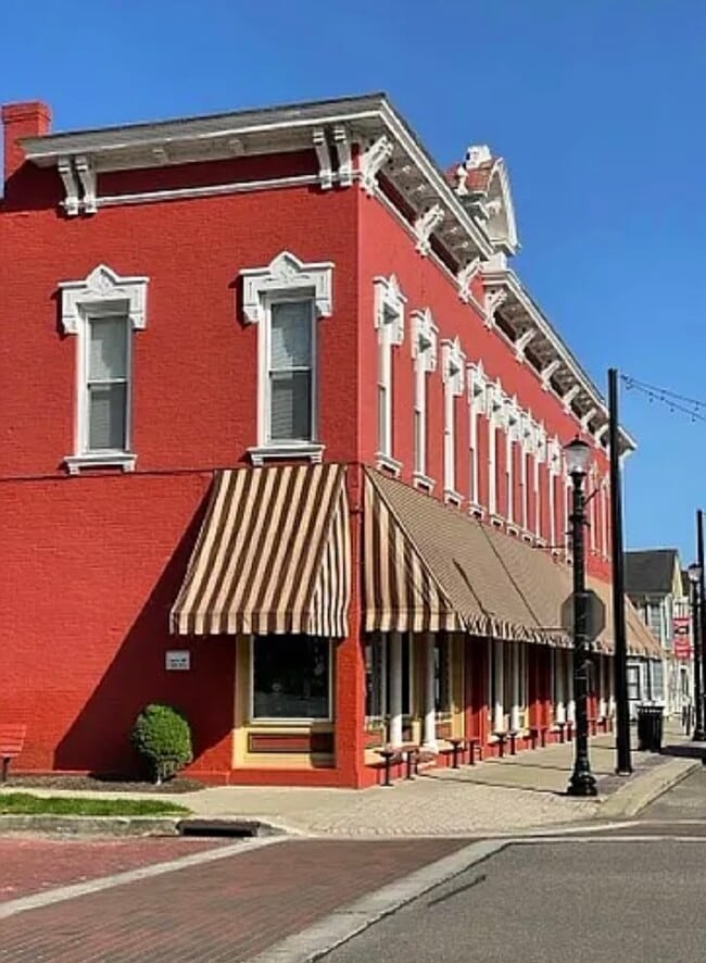 Foto del edificio - 140 N Canal St