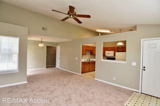 Building Photo - 3 br, 2 bath House - 137 Clearwater Ln.