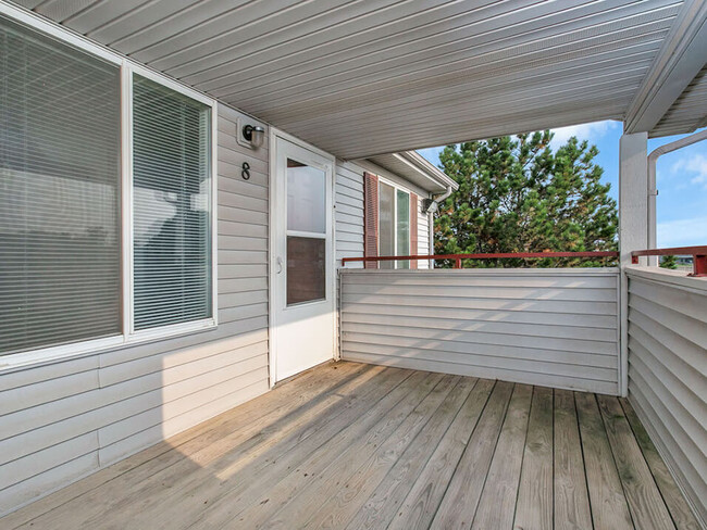 Beautiful Covered Balcony - Northridge Crossing Apartments and Townhomes