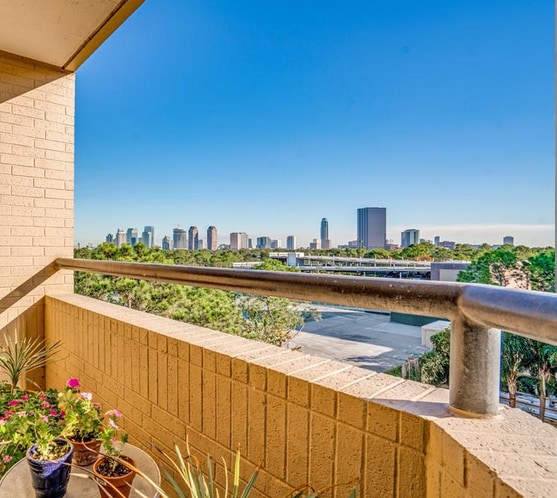 Building Photo - 651 Bering Dr