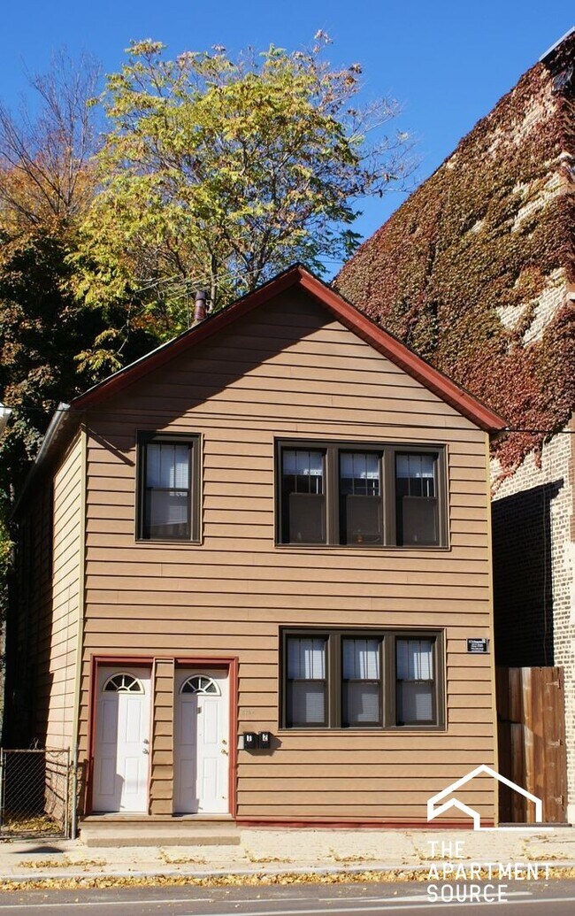 Foto del edificio - 2254 N Southport Ave