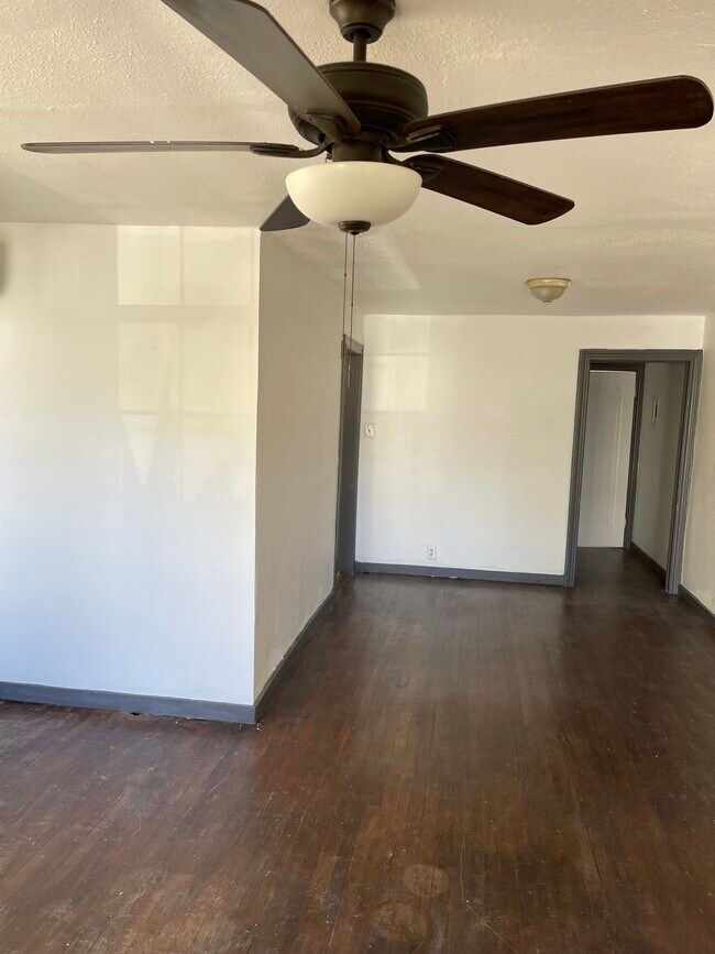 Foto del edificio - 208 Claremont Ave