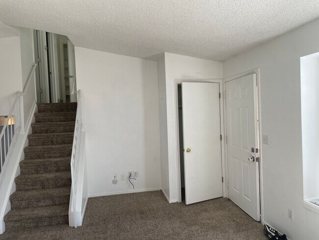 Building Photo - Available soon, 3 bd 1 bath rental in Parker CO 80134