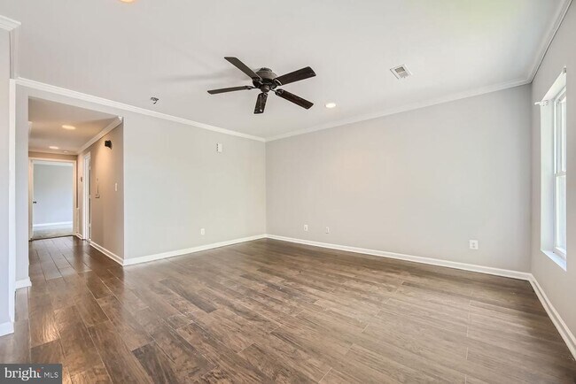 Foto del edificio - 3715 Falls Rd