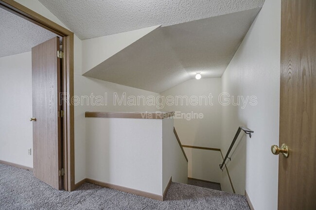 Building Photo - 434 1st Ave NE