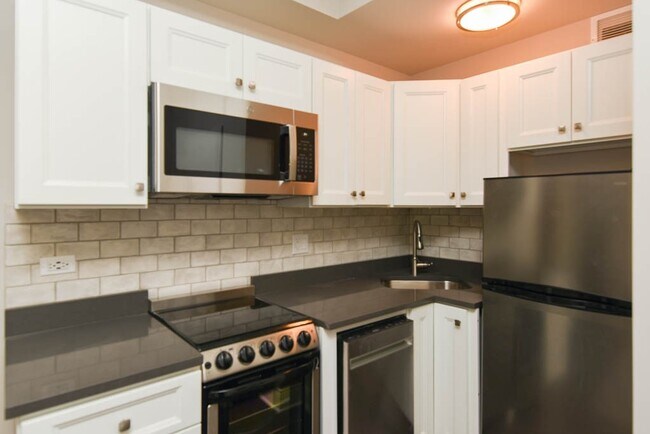 Foto del edificio - 640 W Wrightwood Ave