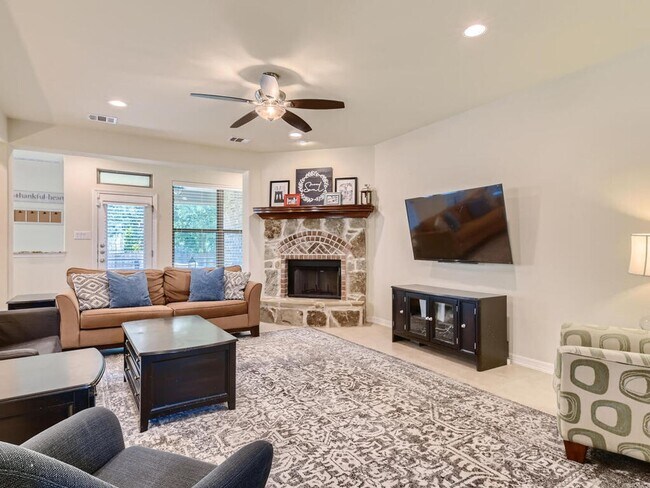 Foto del edificio - Gorgeous 4BD / 4BA Home for Lease in Brush...