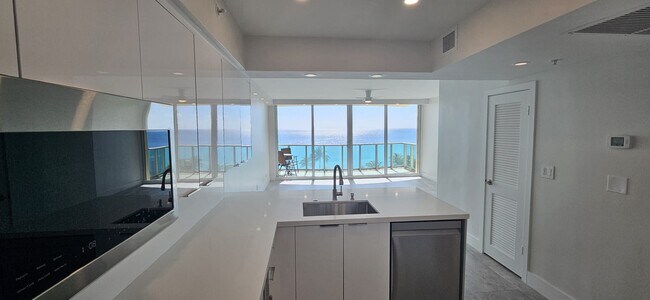 Foto del edificio - 2501 S Ocean Dr