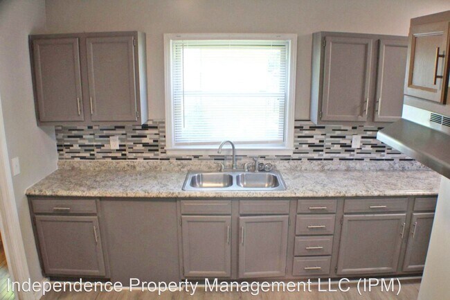 Foto del edificio - 4 br, 2 bath House - 315 Kenwood Drive