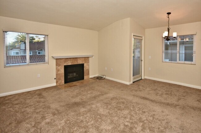 Building Photo - Great Upstairs  2BD Condo with washer/drye...
