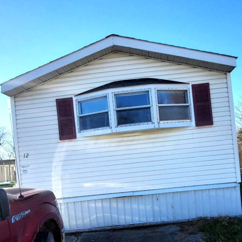 Primary Photo - 803 Irish Ridge Rd