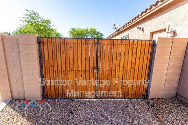 Foto del edificio - 4418 South Hassett Circle