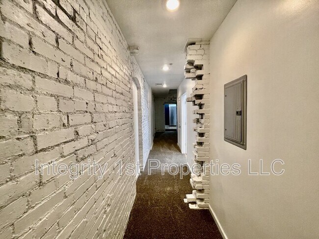Foto del edificio - 740 Washington Blvd