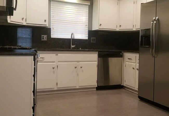 Foto del edificio - 324 Cumberland Dr