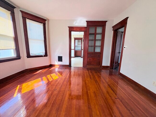 Foto del edificio - 72 Peck Ave