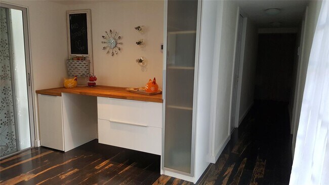 Foto del edificio - 7108 NW 66th St